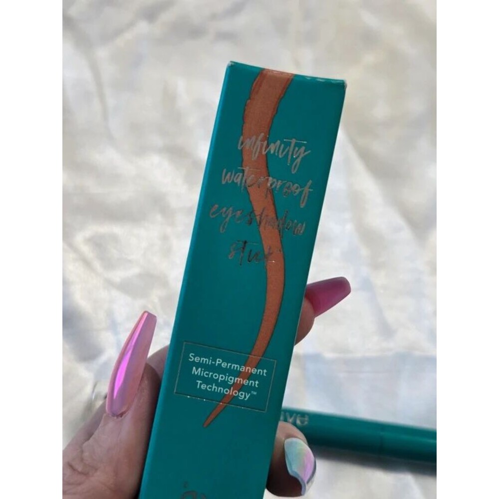 Thrive Infinity Waterproof Eyeshadow Stick - Gailon (terracotta matte) - Picture 4 of 13